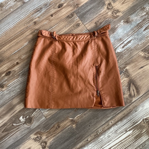 🤎Free People Vegan Leather🤎Mini Skirt - Picture 2 of 7